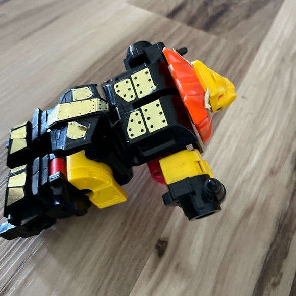 Transformers Generation 1 Razorclaw - Picture 3 of 3